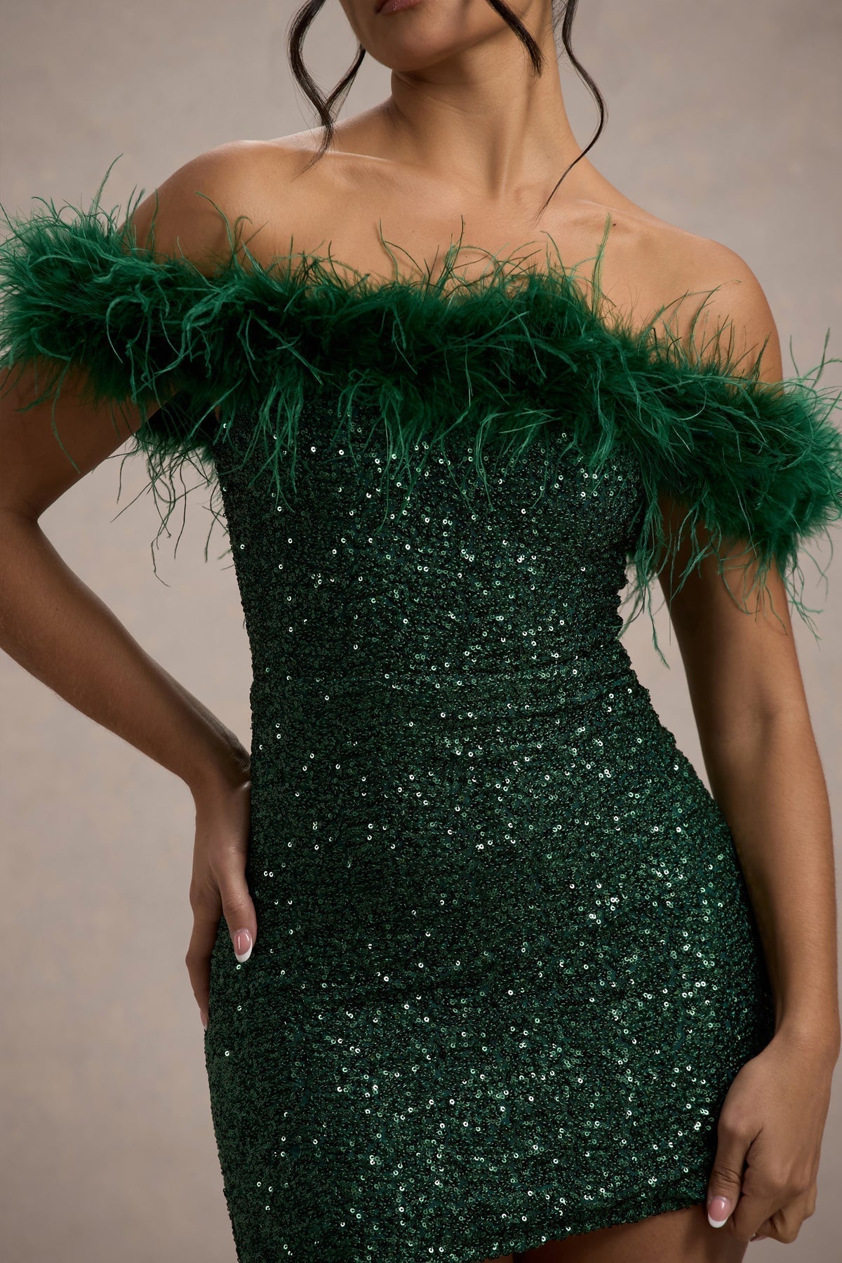 Maison Léa™ | Robe à pailettes avec plumes
